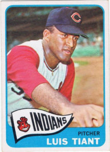 Luis Tiant rookie card